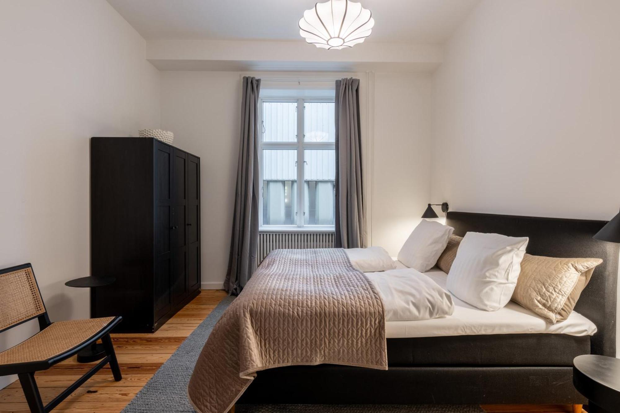 Stunning 5 Bedroom By The Lakes Appartement