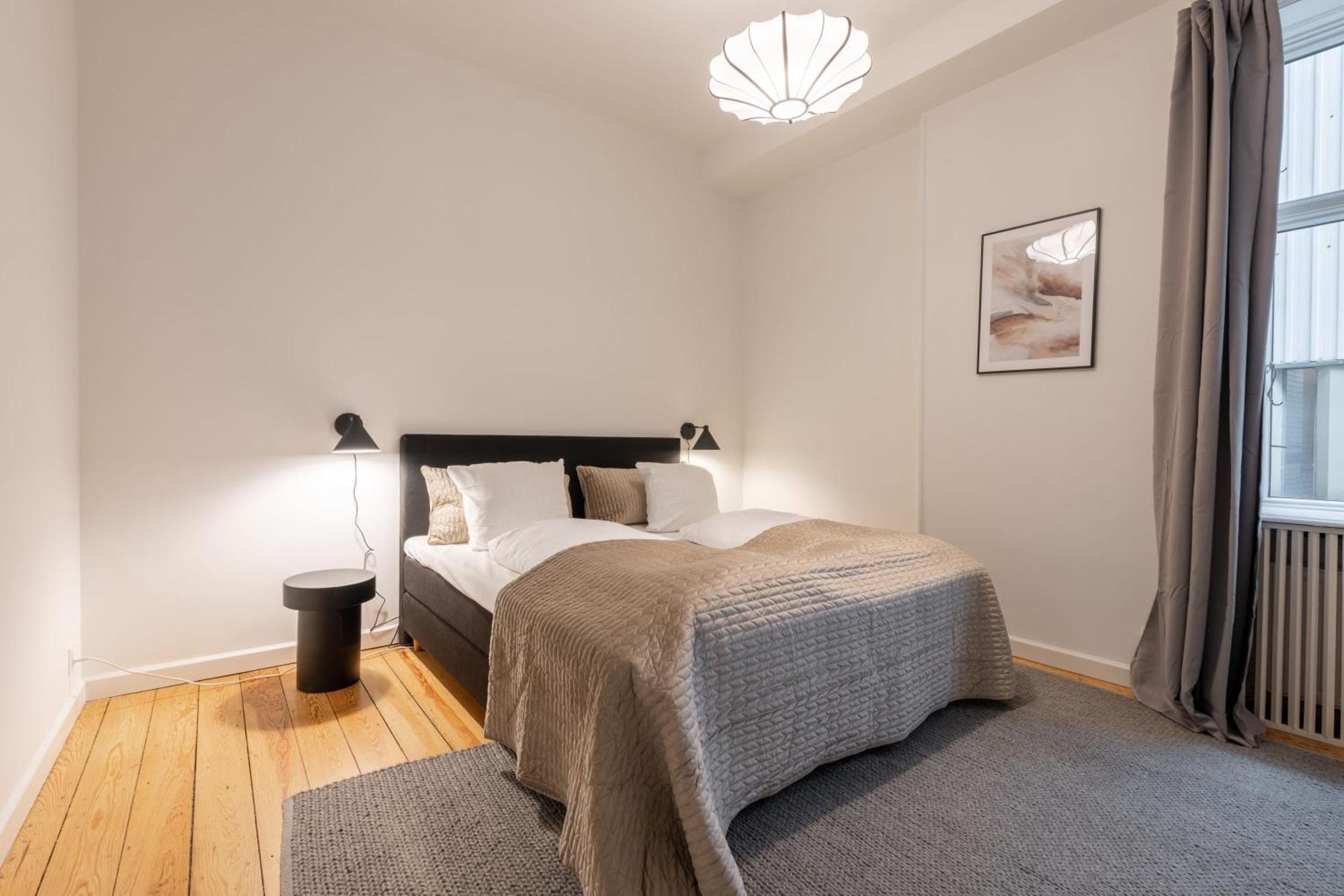 Apartment Stunning 5 Bedroom Flat By The Lakes Copenhagen