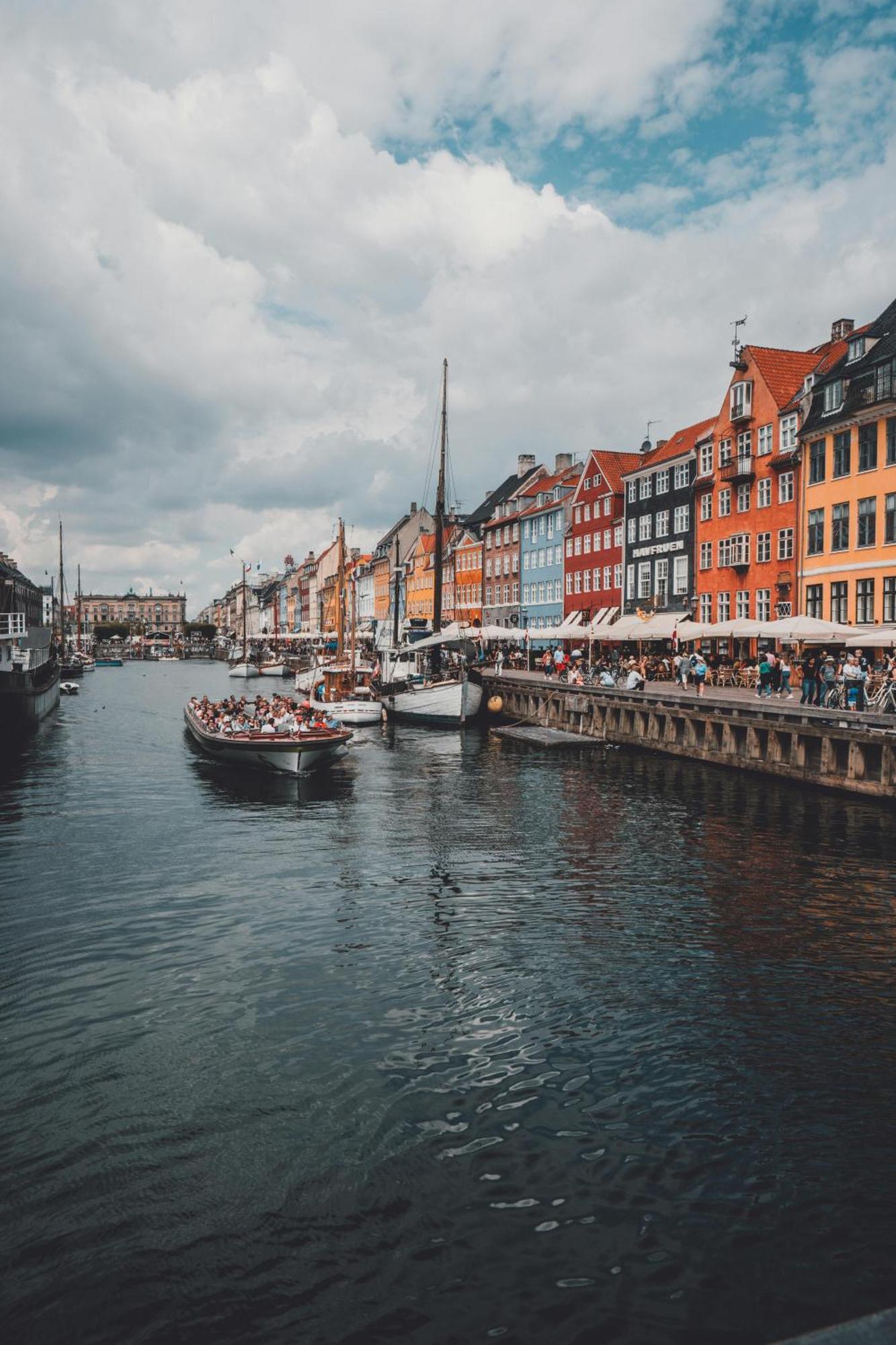 Apartment Stunning 5 Bedroom Apartment By The Lakes Copenhagen