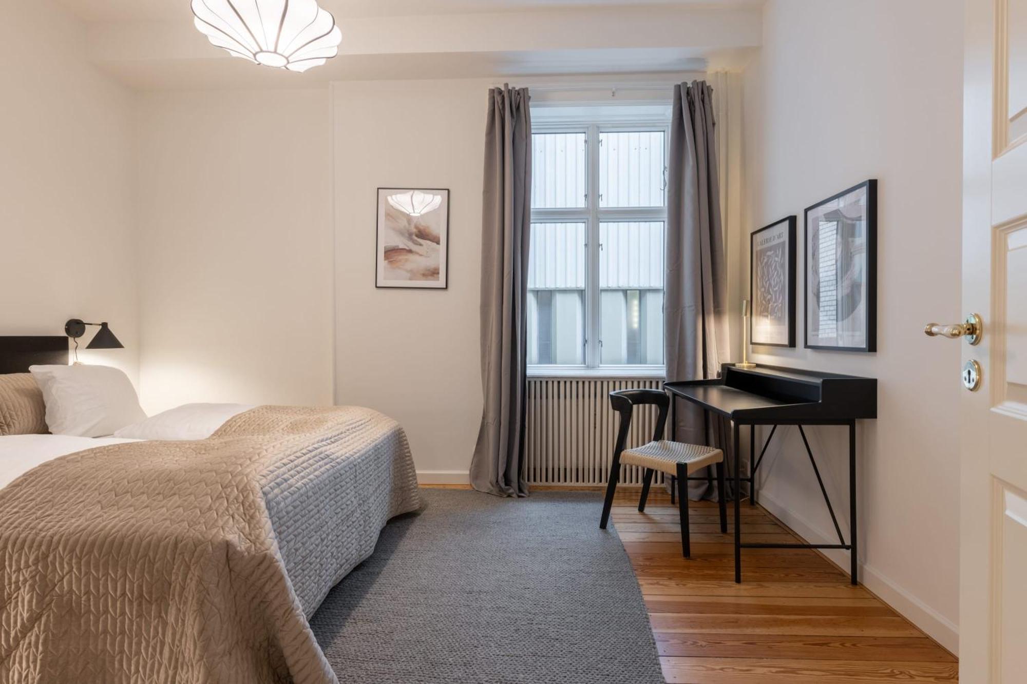 Stunning 5 Bedroom Apartment By The Lakes * Copenhagen