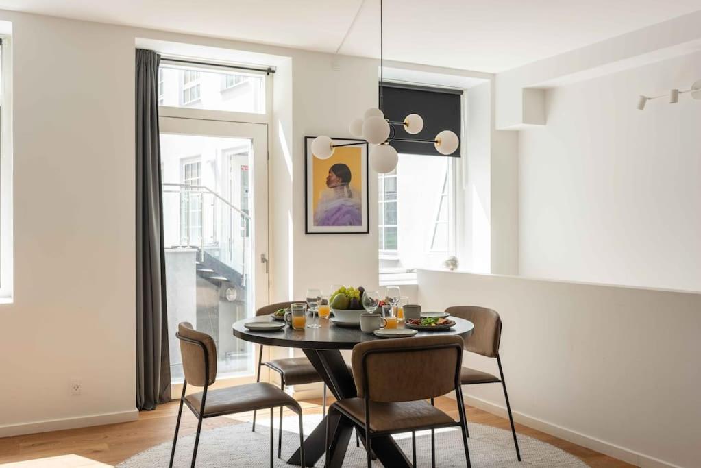Spacious Double-flat For 10 In Cph Center Copenhagen