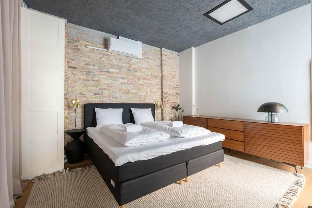 Spacious Double-flat For 10 In Cph Center