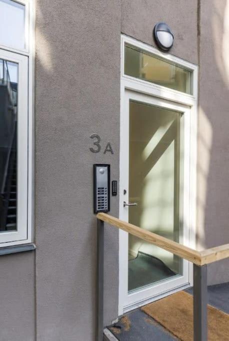Spacious Double-flat For 10 In Cph Center *