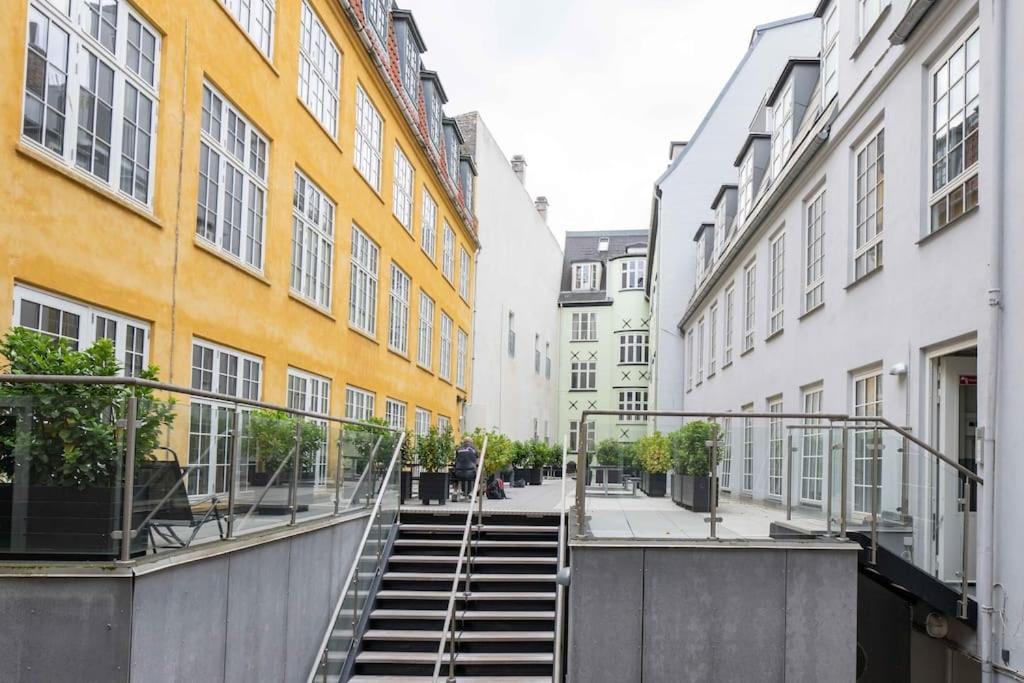 Spacious Double-flat For 10 In Cph Center
