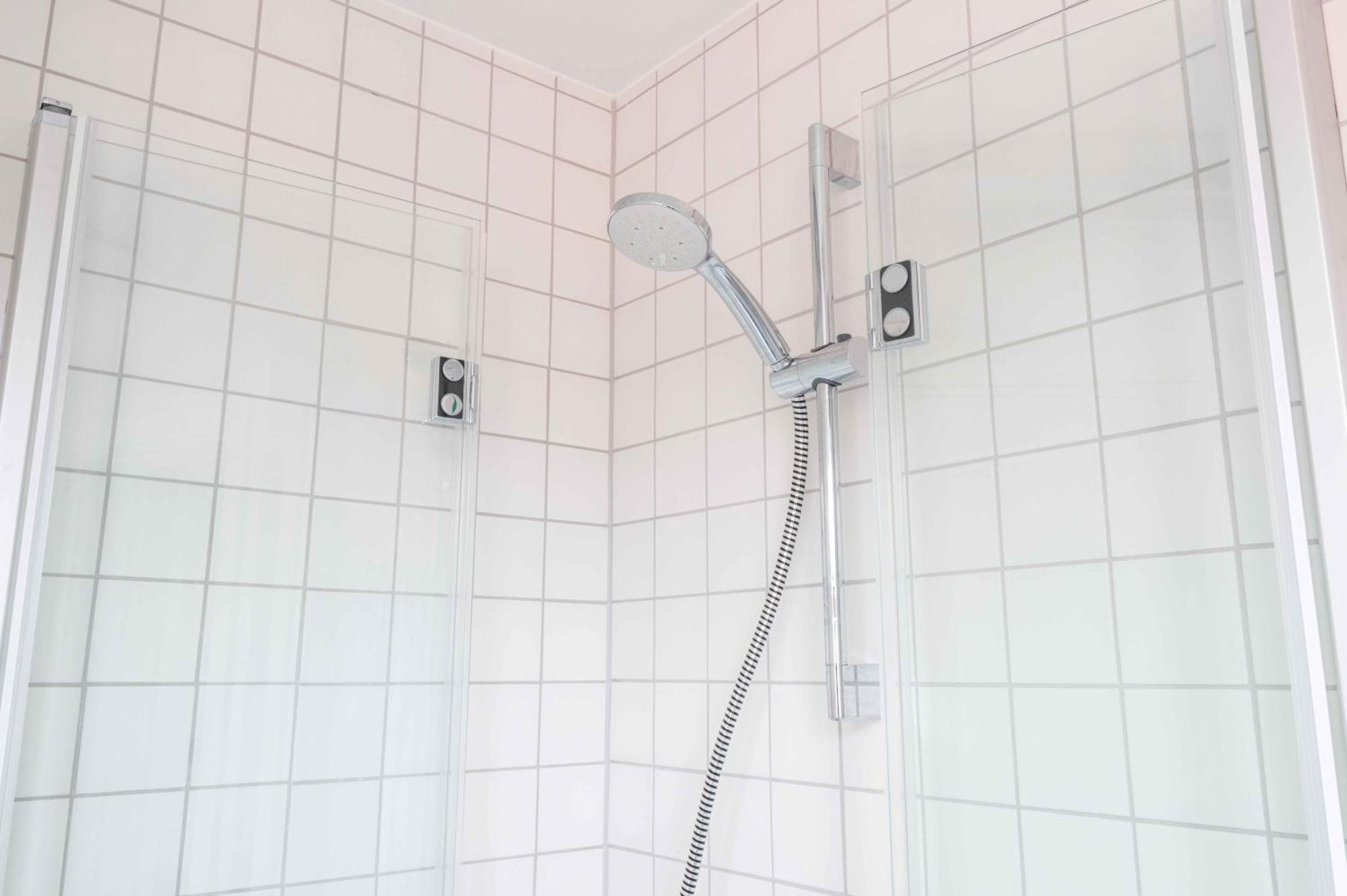 Lovely Flats In Vibrant Area Of Apartment *