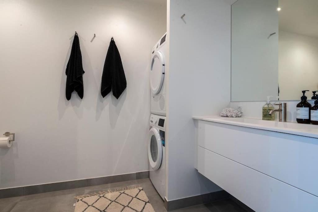 Apartment Brand New & Full Sea View In *