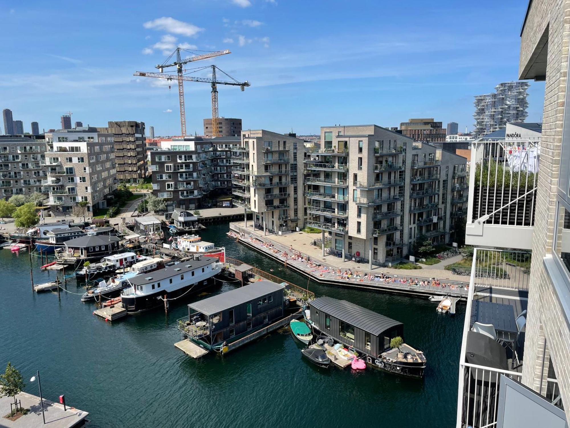Luksuslejlighed Pa 7 Sal Med Elevator, Vestvendt Altan Og Udsigt Over Havn Og By Huoneisto