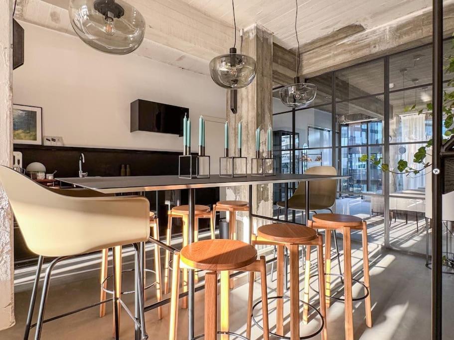 Stunning Industrial-style Loft By The Canals København
