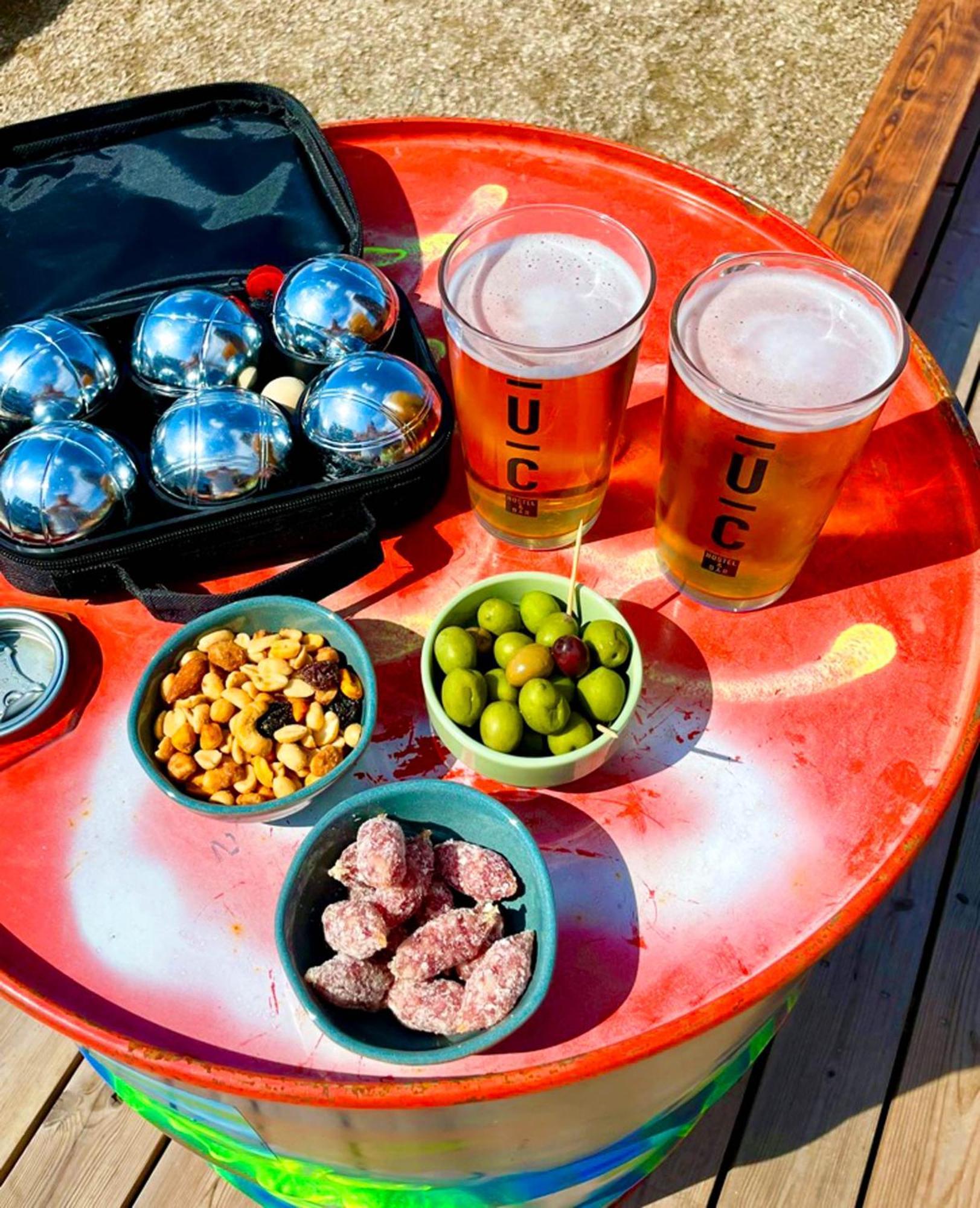 Hostel Urban Camper & Bar