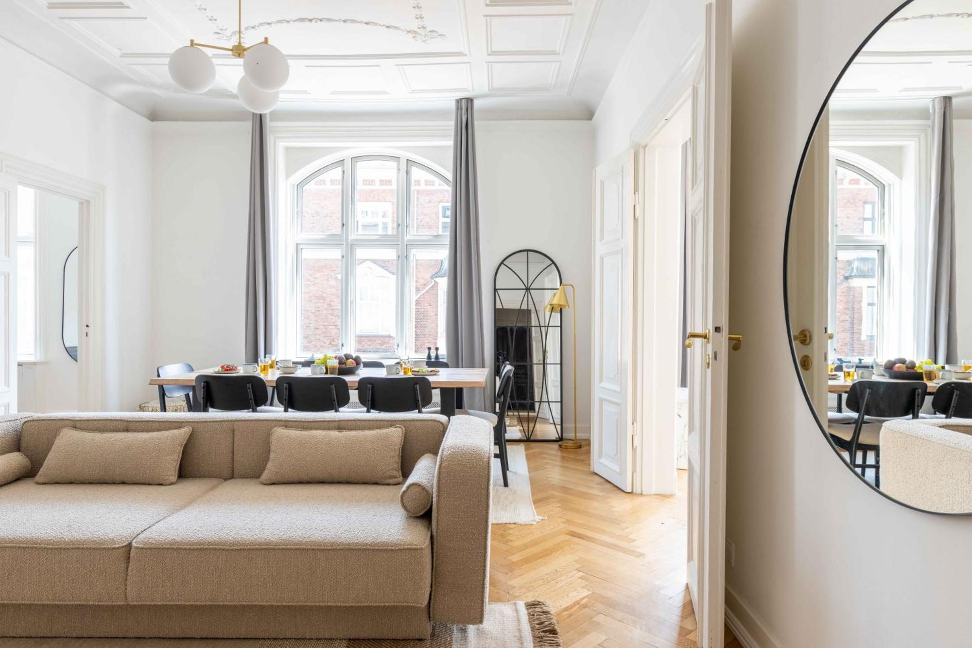 Apartment Large Flats In By Tivoli Gardens *