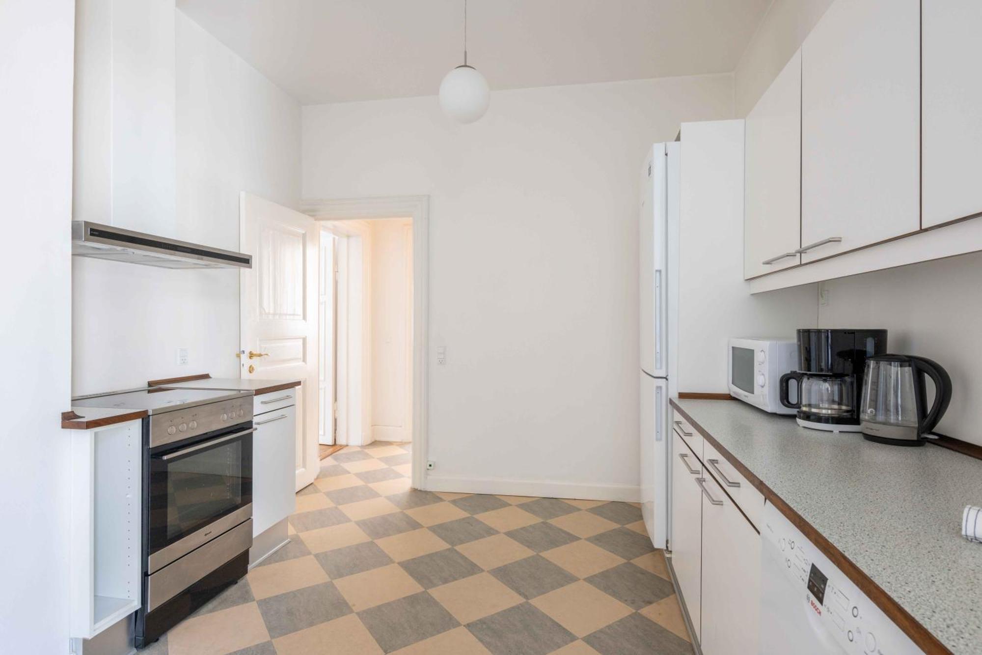 Large Flats In By Tivoli Gardens Copenhaga