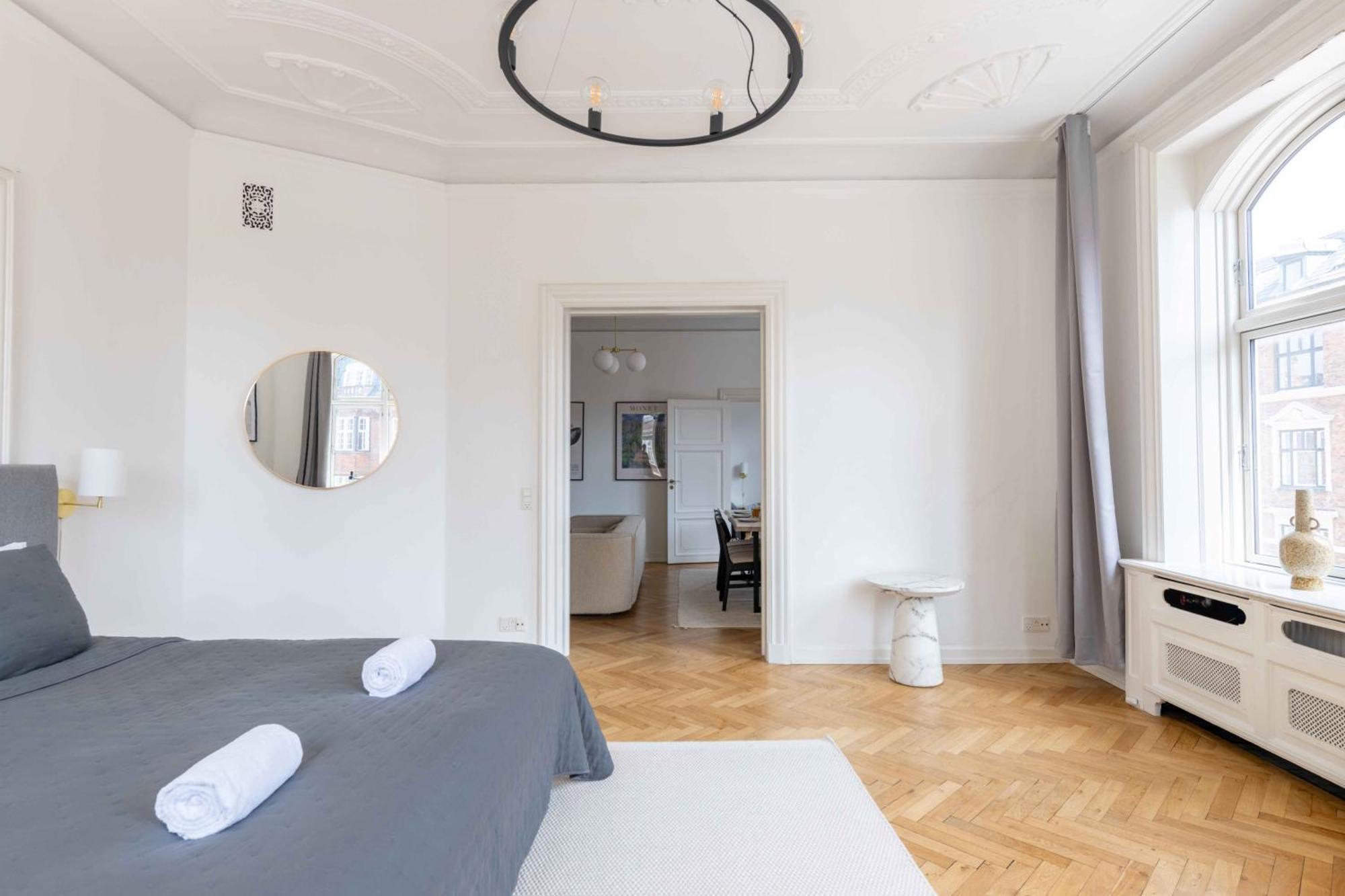 Apartment Large Flats In By Tivoli Gardens