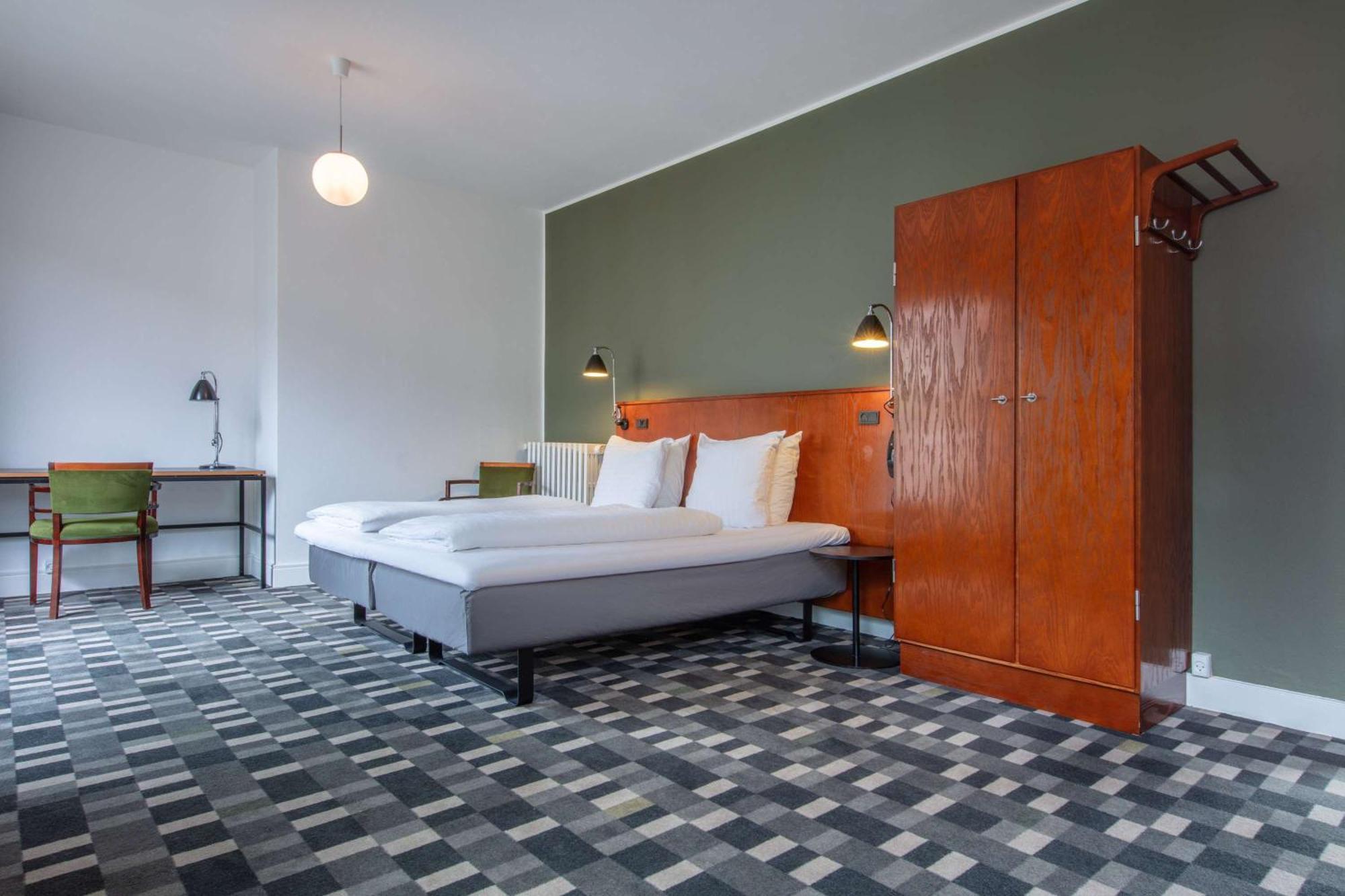 Astoria, Best Western Signature Collection Hotel
