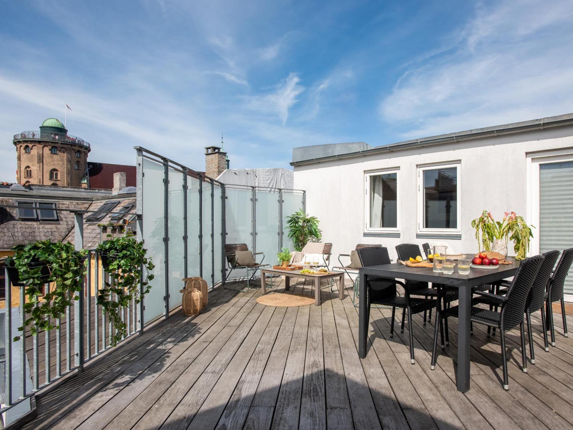 Sanders Leaves - Precious Two-bedroom Penthouse In Downtown * Copenhagen