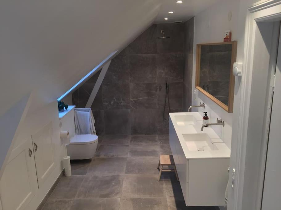 Huvilat Luxurious, Private, Centrally-located Mansion