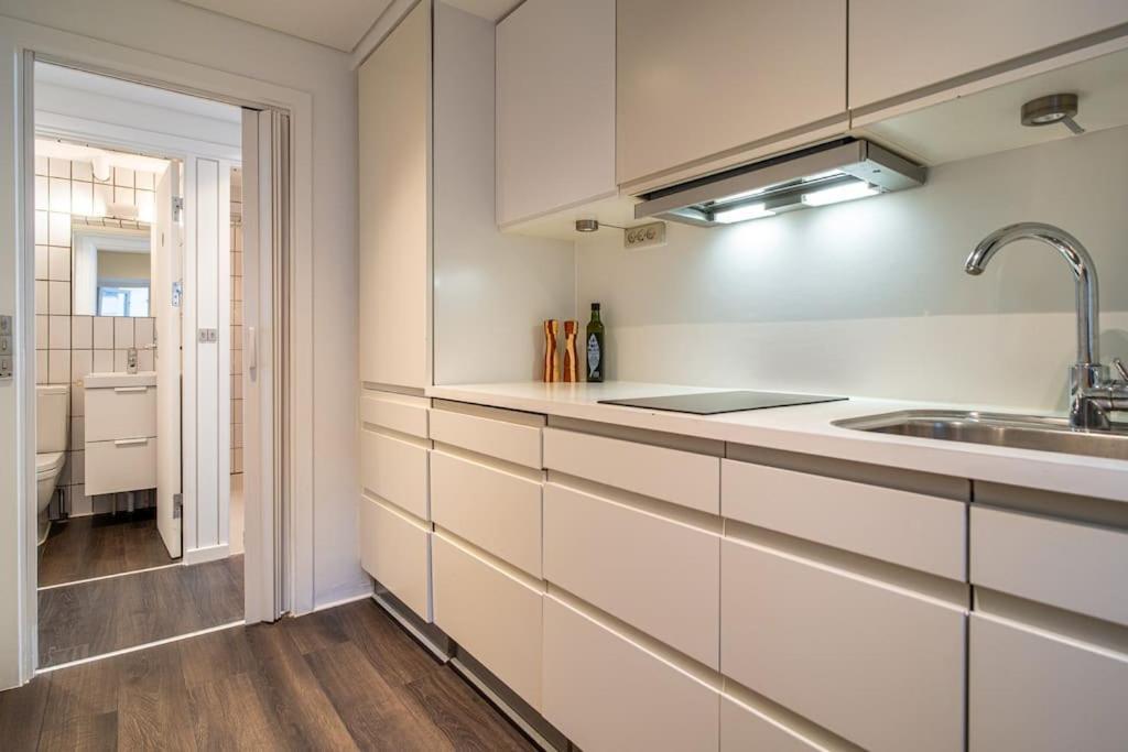 120m2 Near Culture Icons - Historic Fredericiagade Apartment *