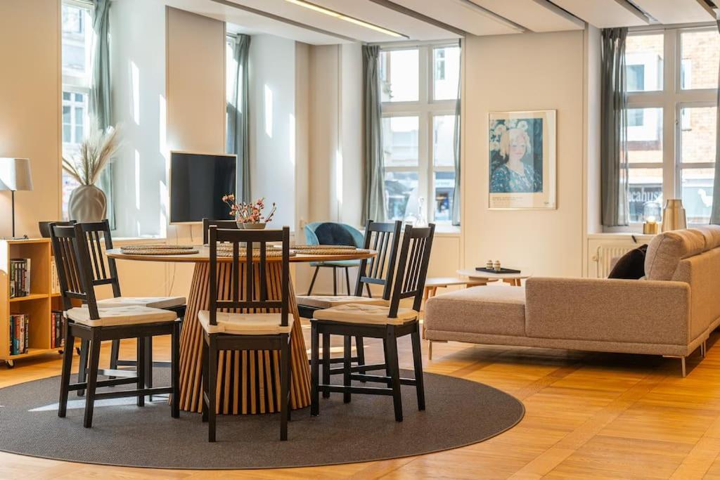 Apartment 120m2 Near Culture Icons - Historic Fredericiagade *