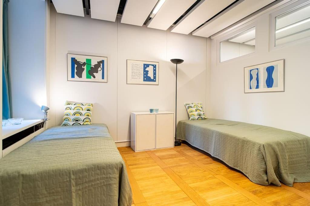 120m2 Near Culture Icons - Historic Fredericiagade Apartment