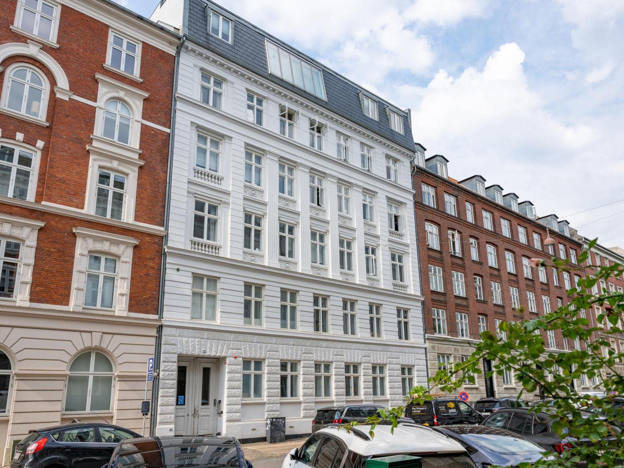 Sanders Shield - 3 Bedroom With Balcony