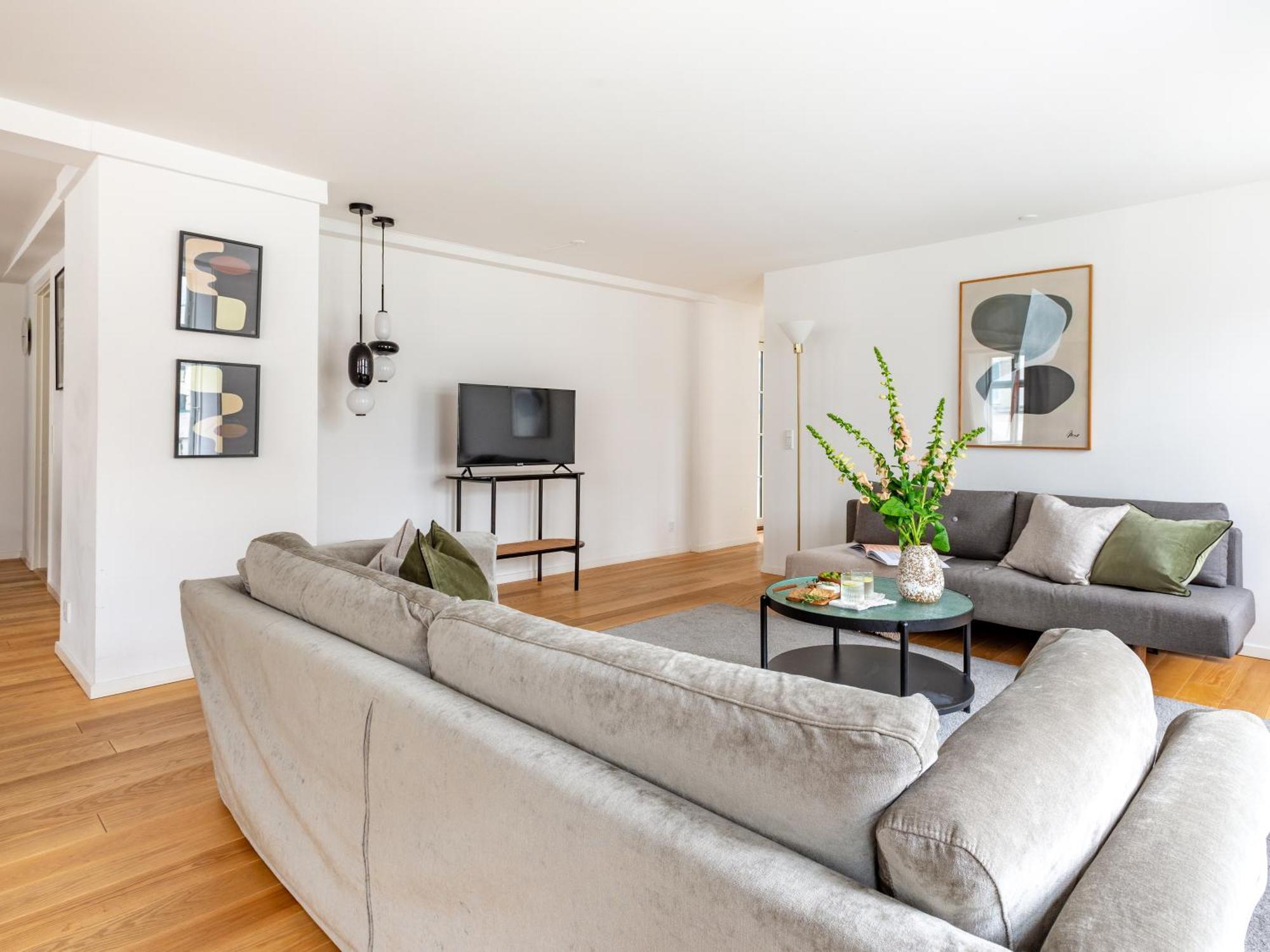 Sanders Regent - Popular Three-bedroom Near Square Appartement