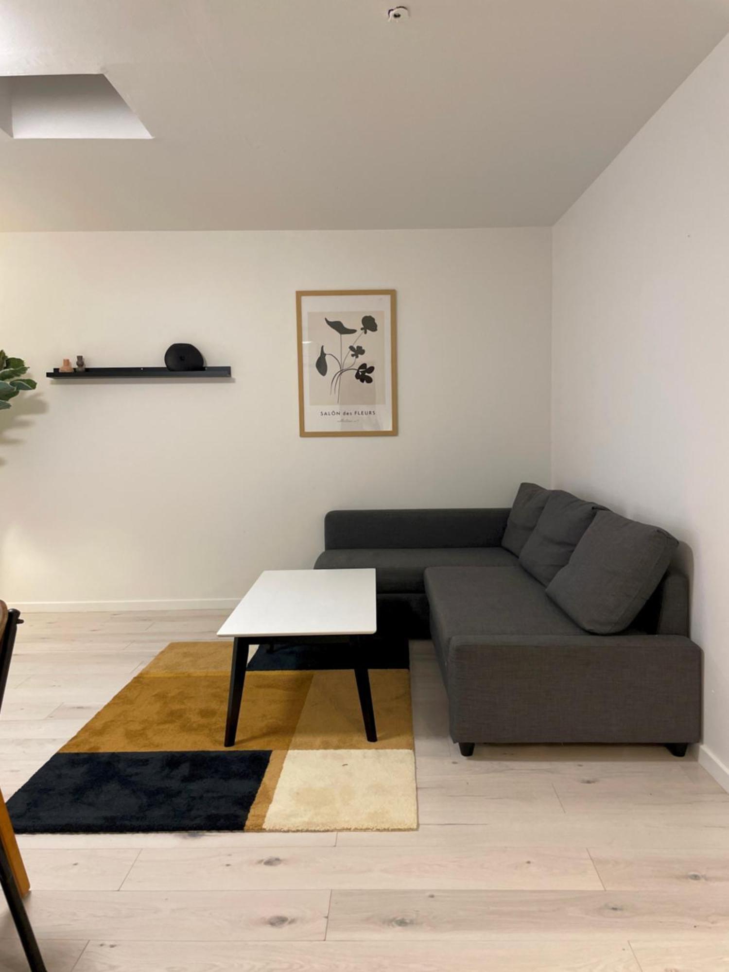Hébergement de vacances Cozy Backhouse With Large Private Garden