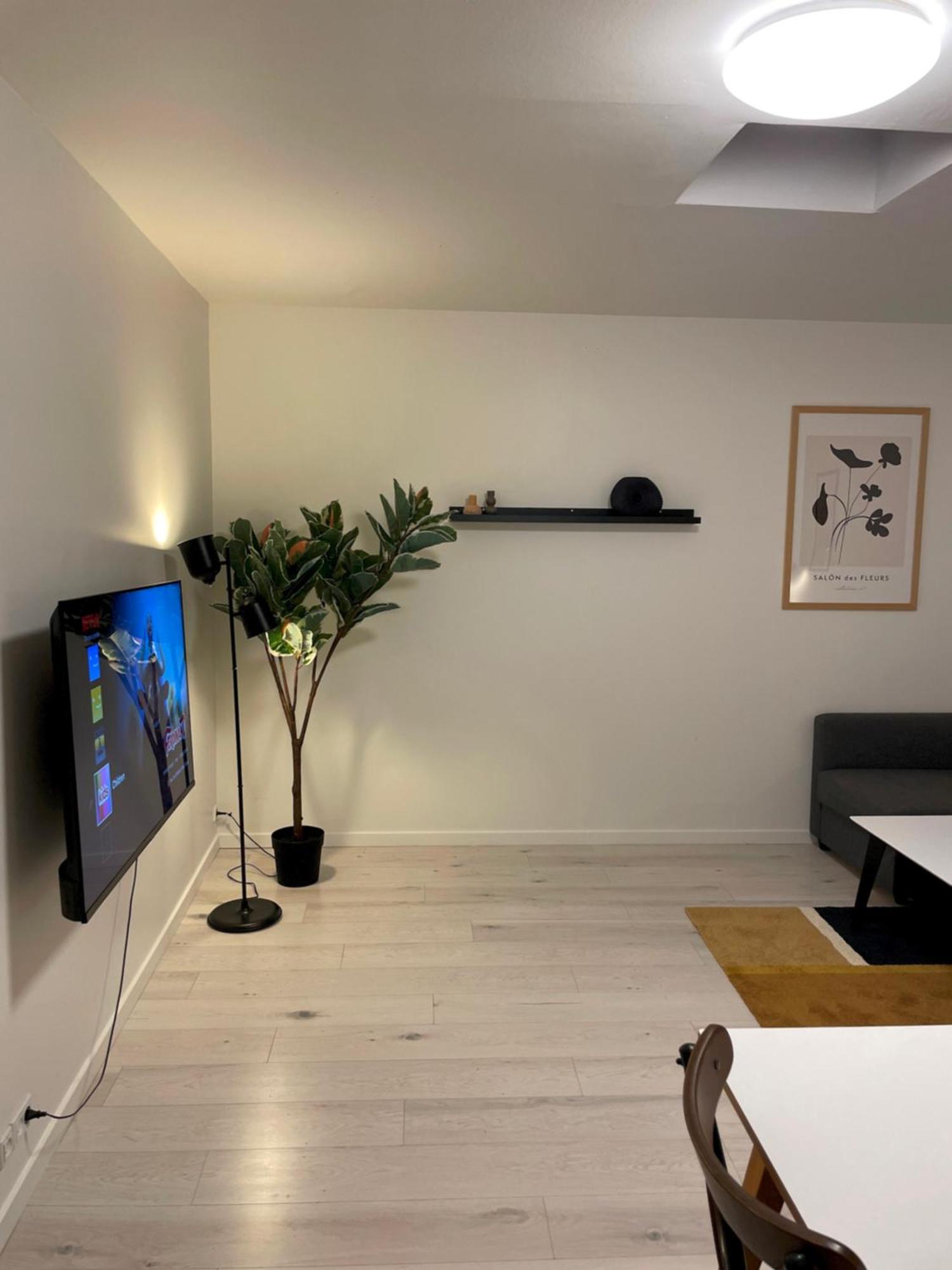 Hébergement de vacances Cozy Backhouse With Large Private Garden *