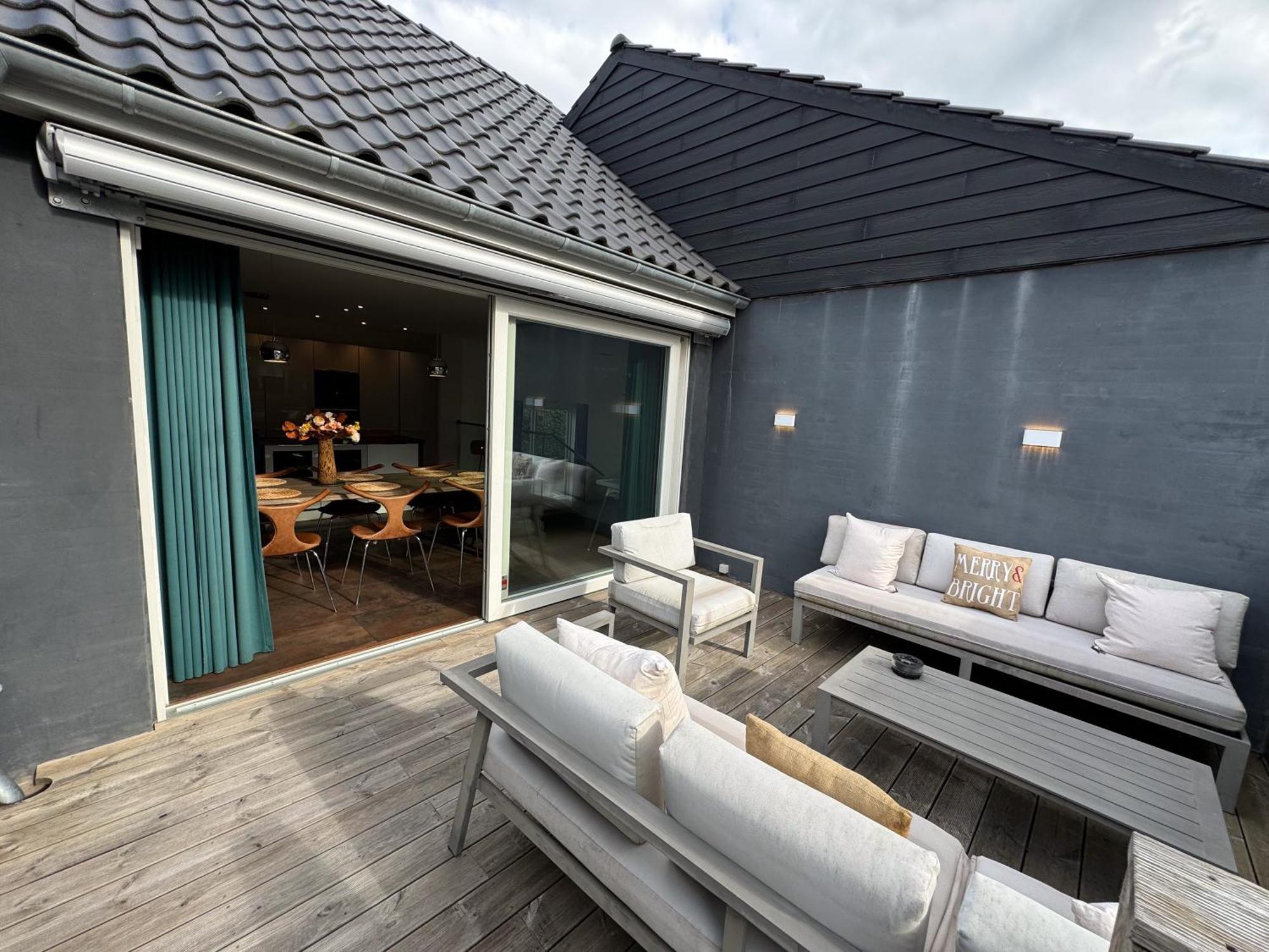 Luxury 300 Square Meter With Pool Villa