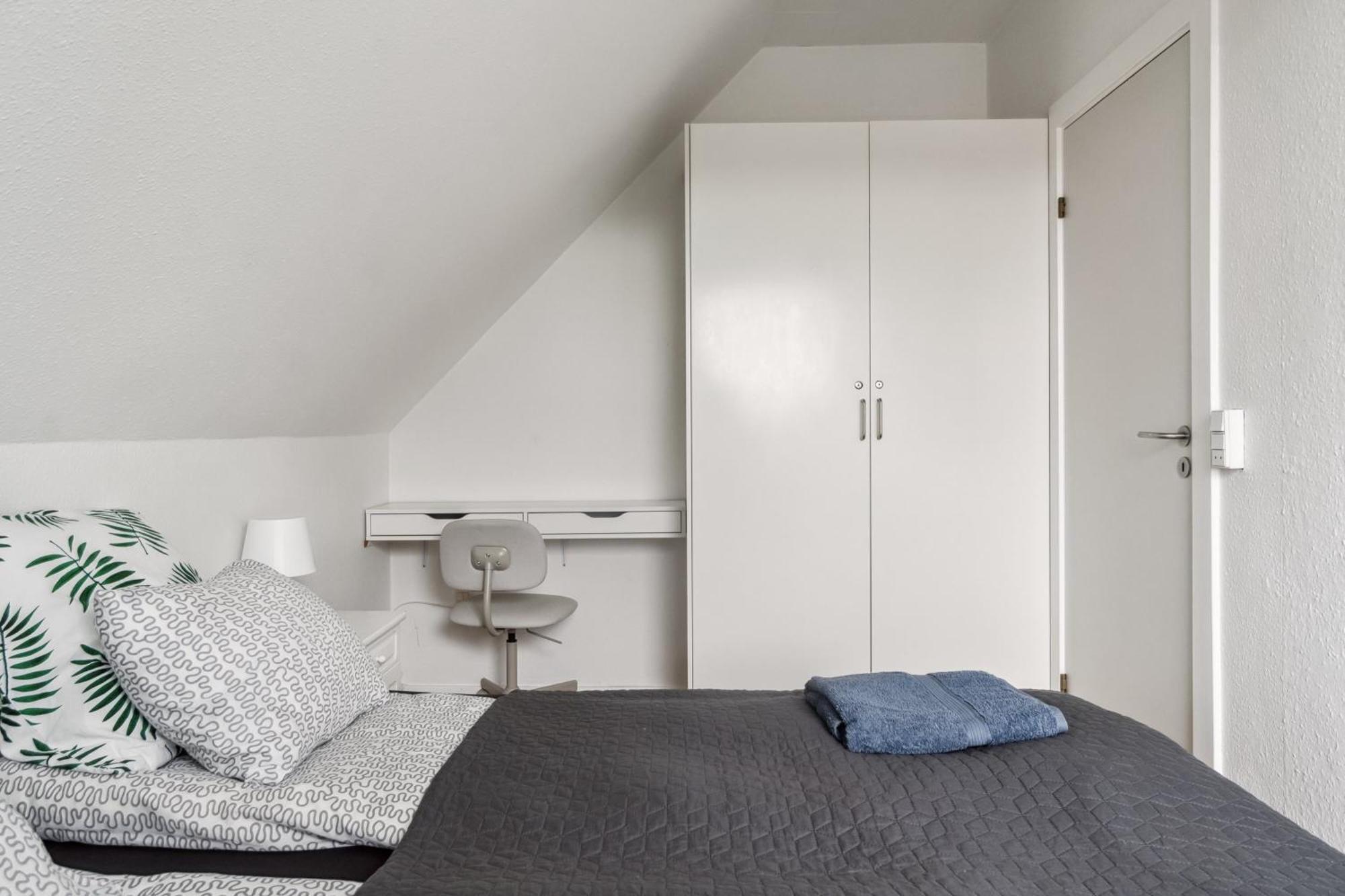 Lovely Floor Near Airport, Metro And The Apartment *