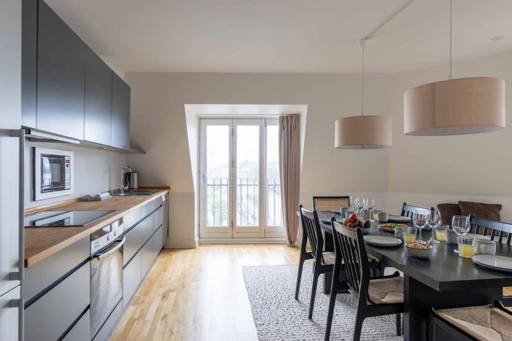 2br With Amazing Skyline View *