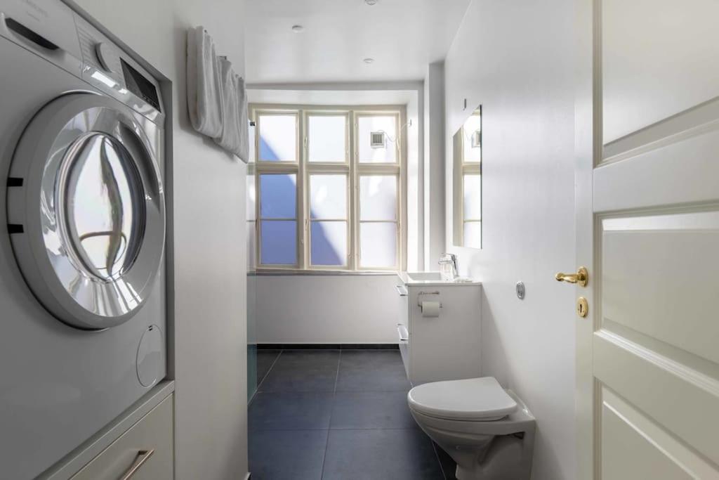 Apartment Spacious Apartment On Lively & Vibrant Street Copenhagen