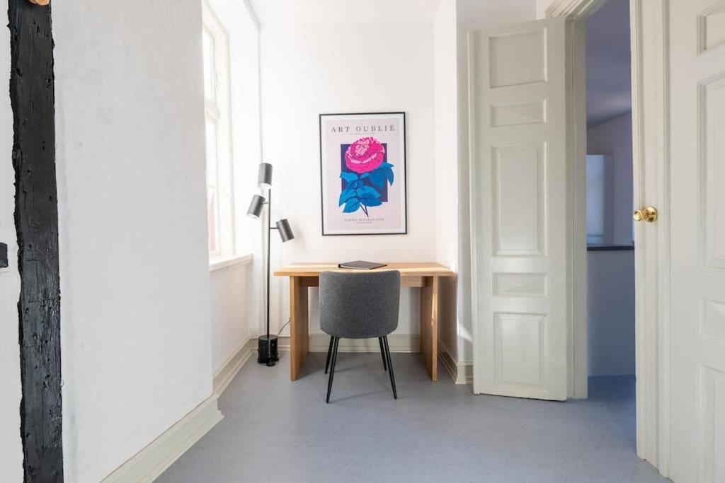 Spacious On Lively & Vibrant Street * Copenhague