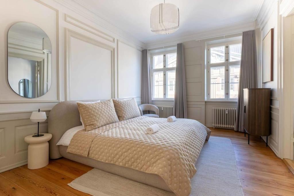 Spacious On Lively & Vibrant Street Apartamento *