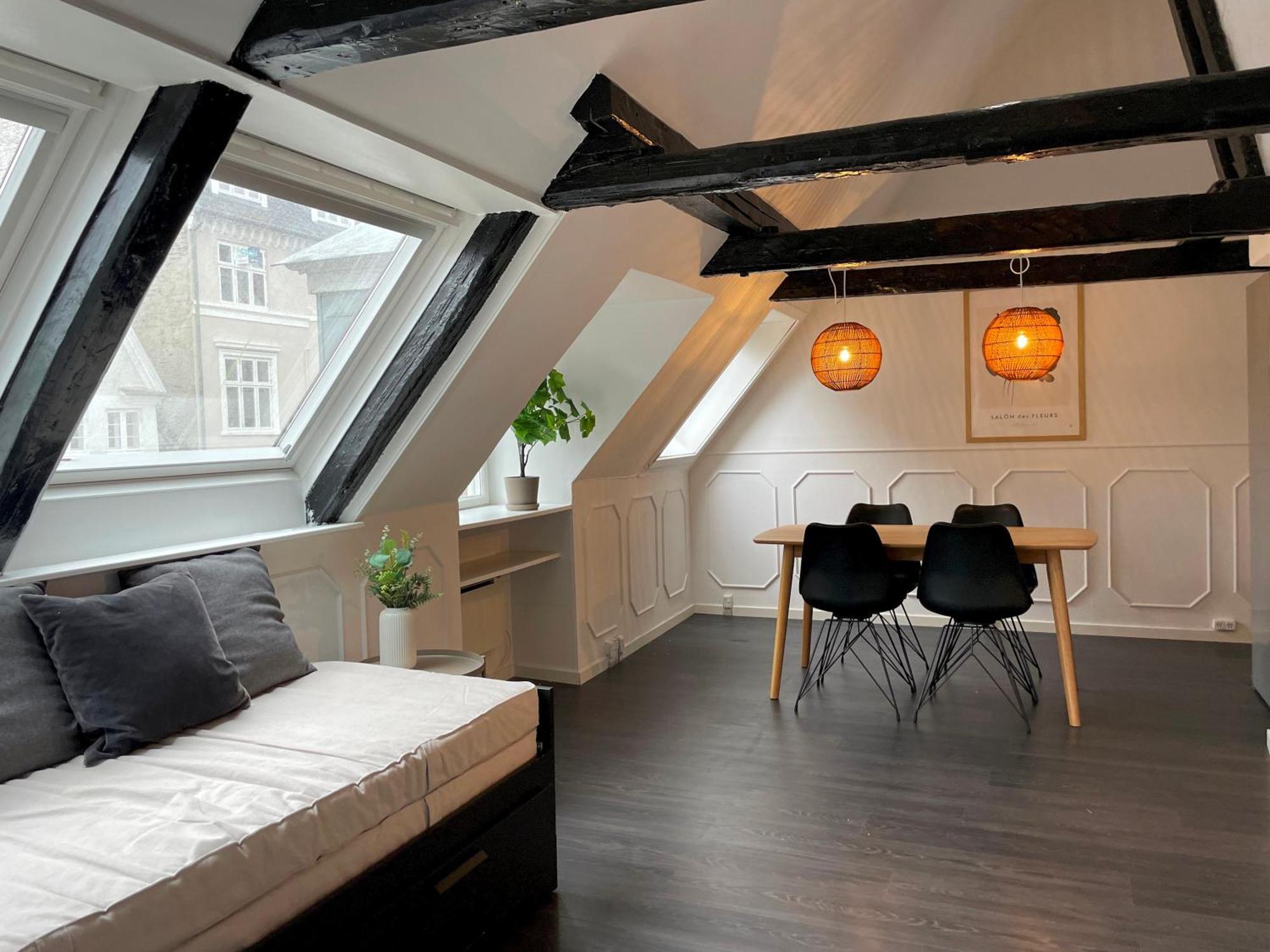 Apartment Designer Loft - Direct Marble Church Views *