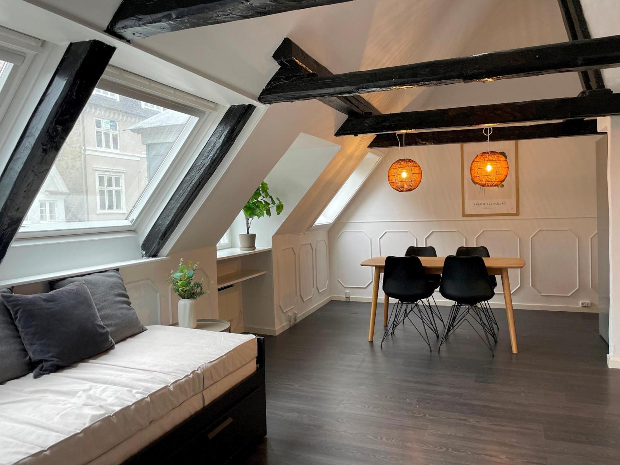 Apartment Designer Loft - Direct Marble Church Views *