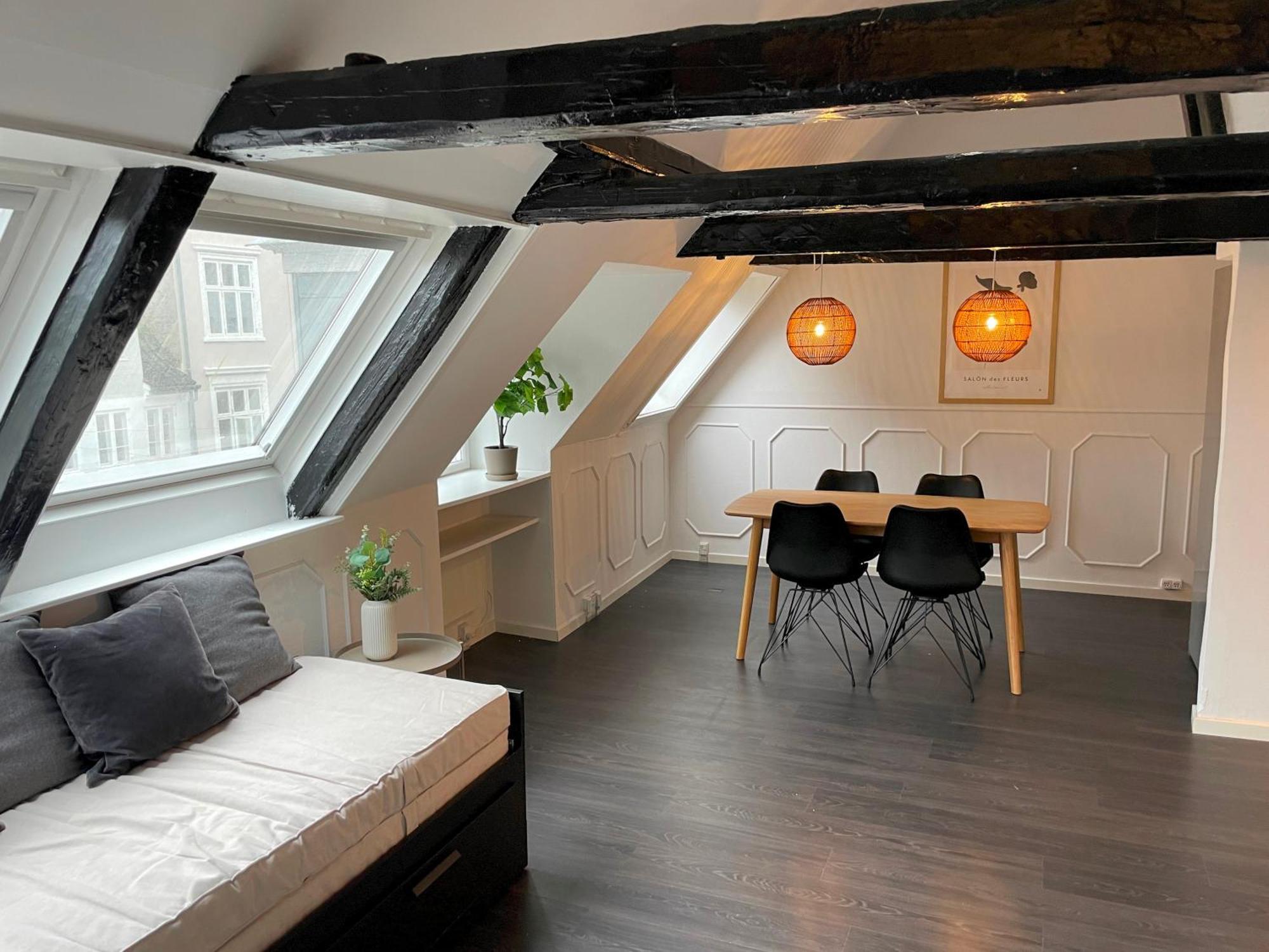 Designer Loft - Direct Marble Church Views *