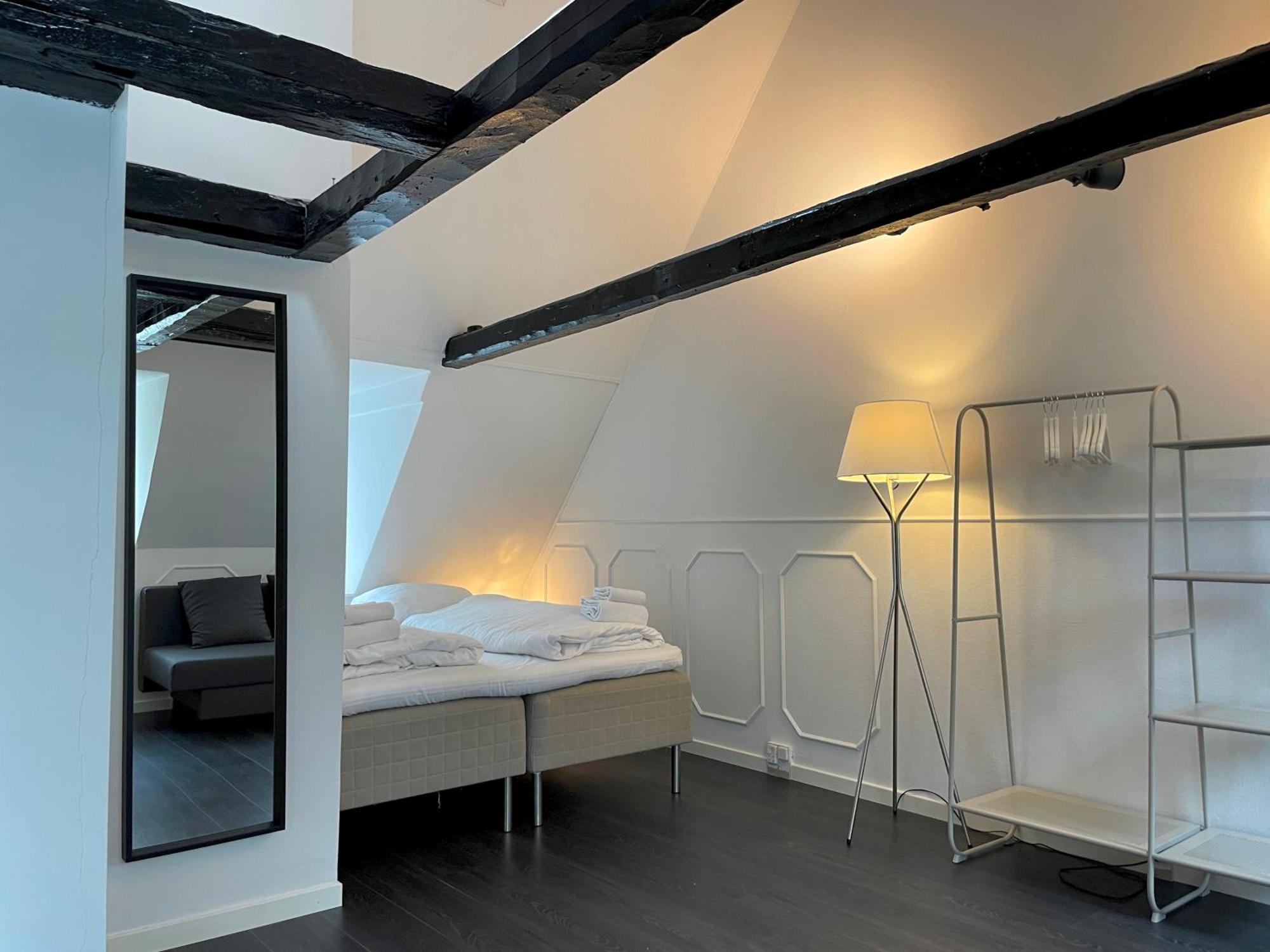 Designer Loft - Direct Marble Church Views *