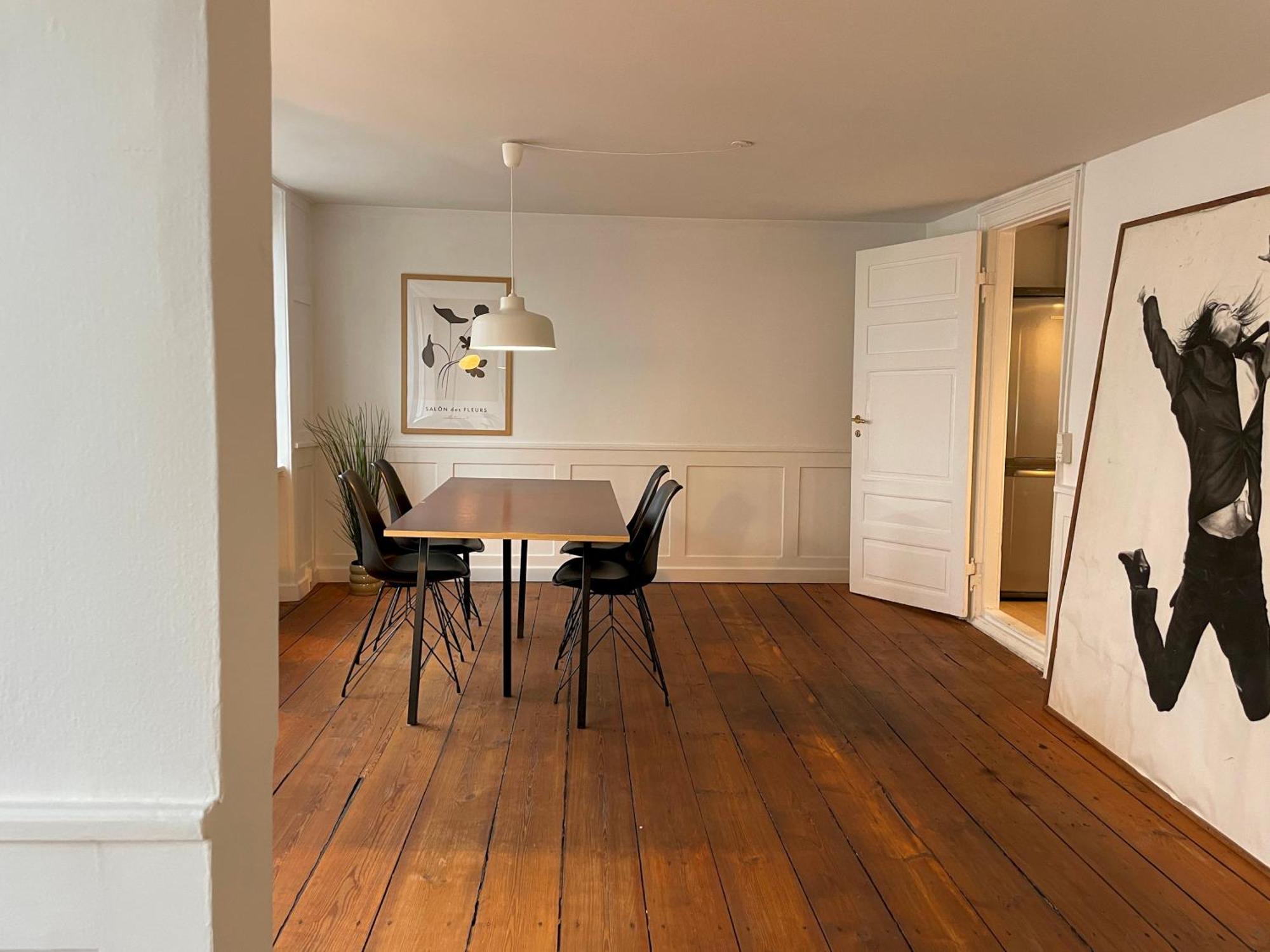 Stylish - View Of The Marble Church Apartment