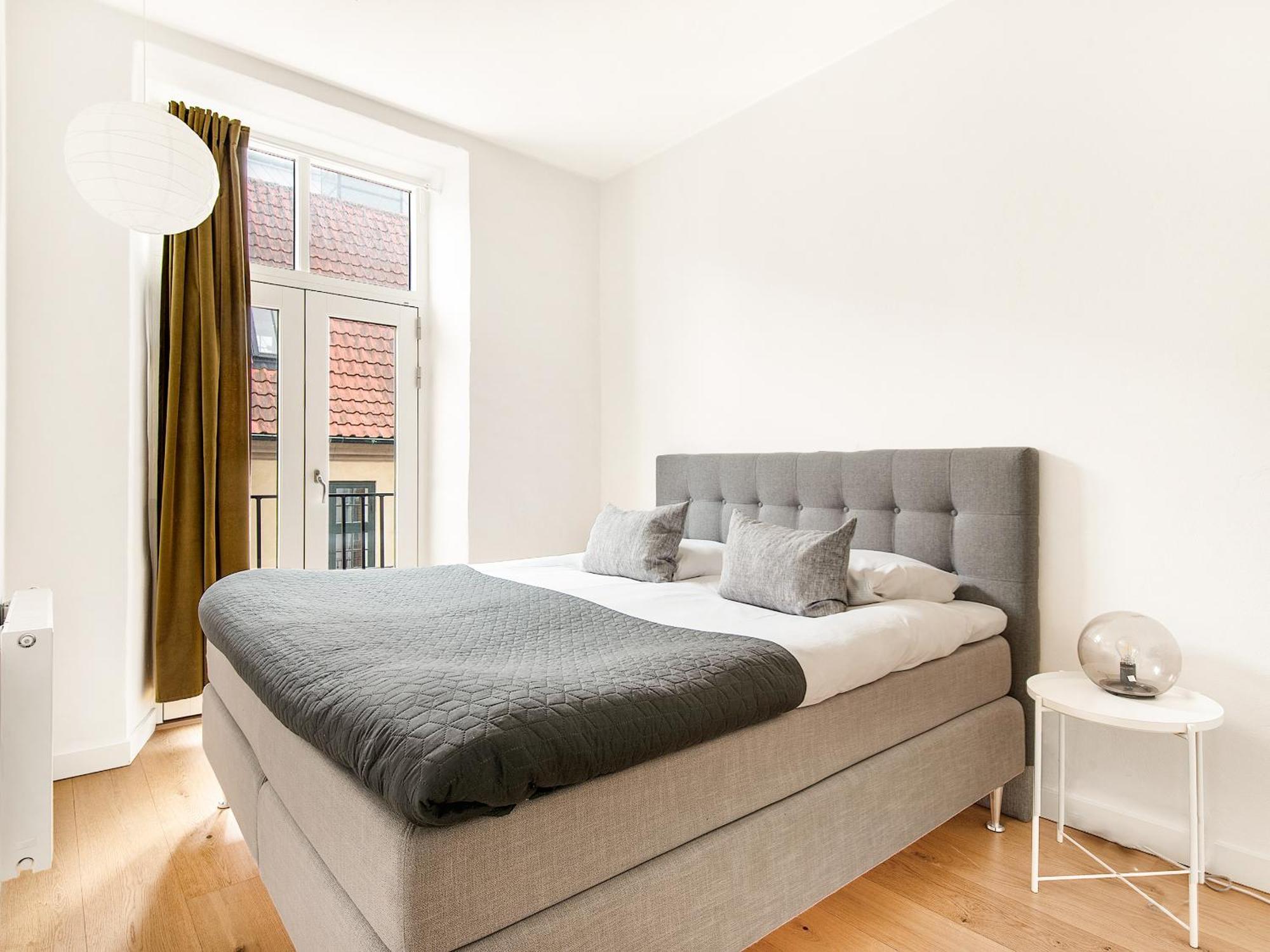 Sanders Leaves - Pleasant Four-bedroom In Downtown