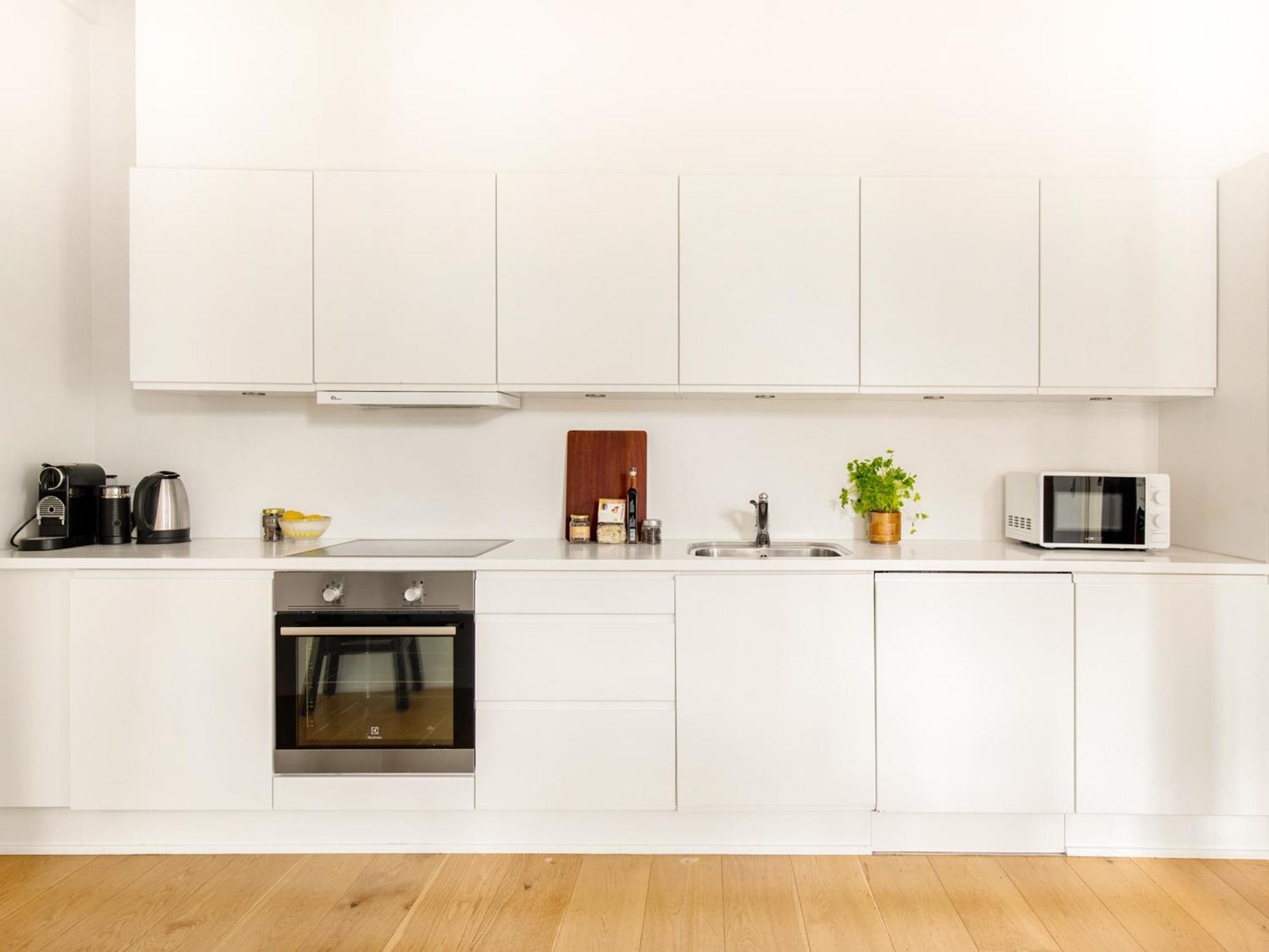 Sanders Leaves - Pleasant Four-bedroom In Downtown Lejlighed