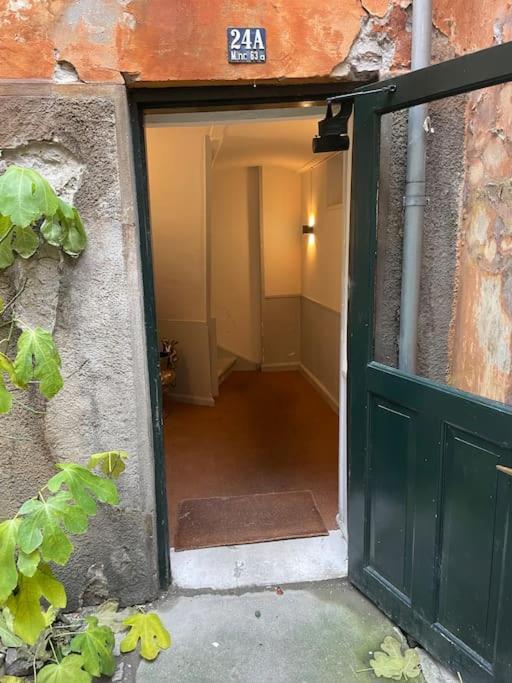 Charmerende Ved Nyhavn 1 Sal * København