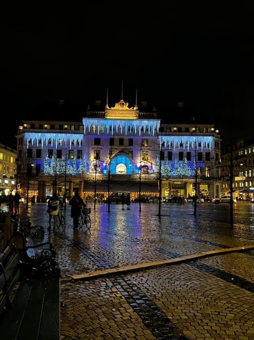Charmerende Ved Nyhavn 1 Sal Lejlighed *