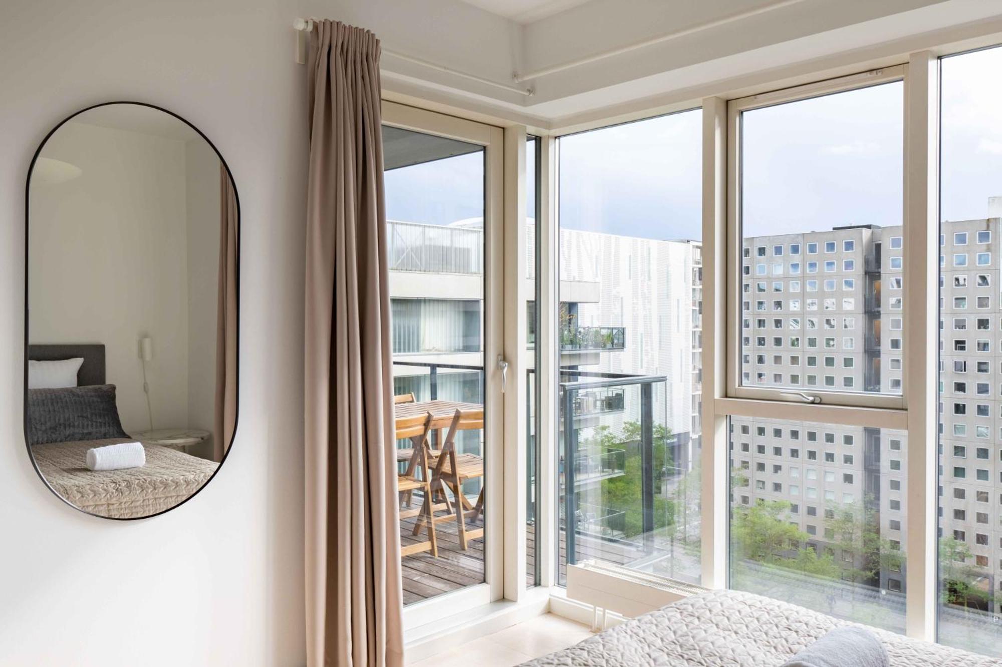 Stylish 3Br Apartment W Two Balconies *