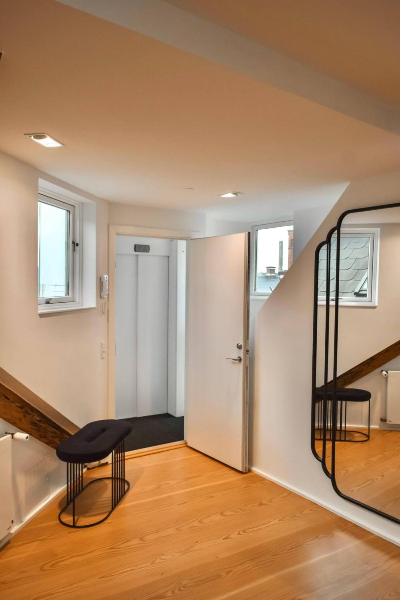 Penthouse With Private Rooftop Terrace *