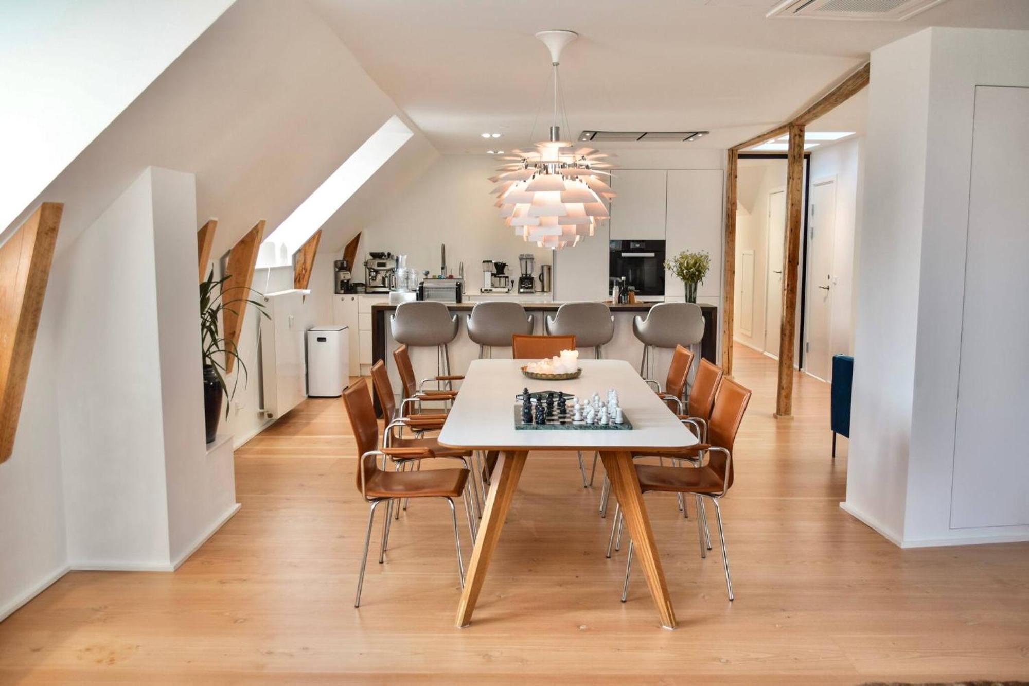 Apartment Penthouse With Private Rooftop Terrace *