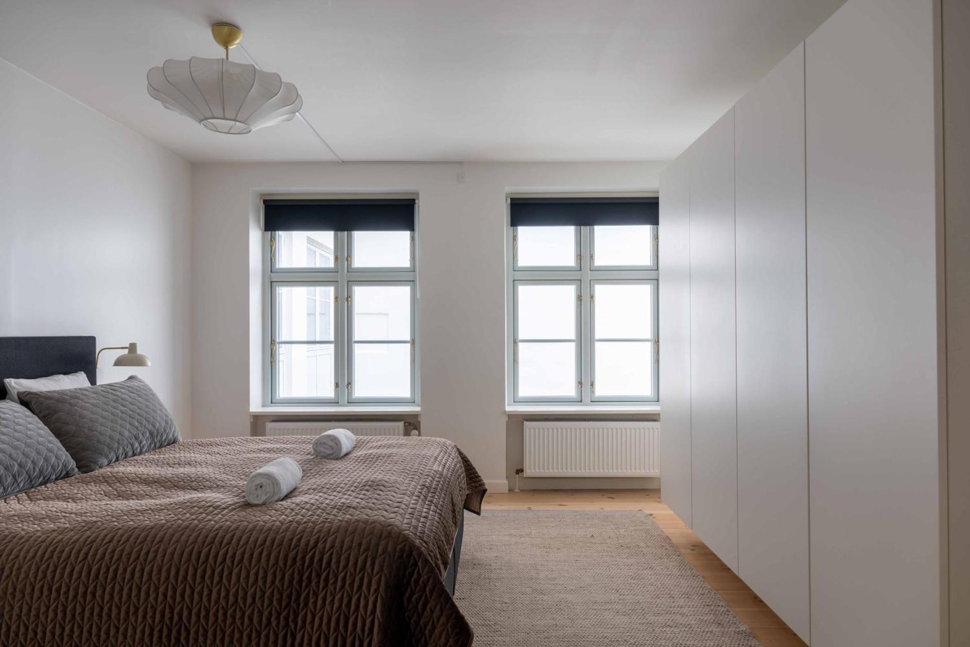 Flats On Location By Round Tower *