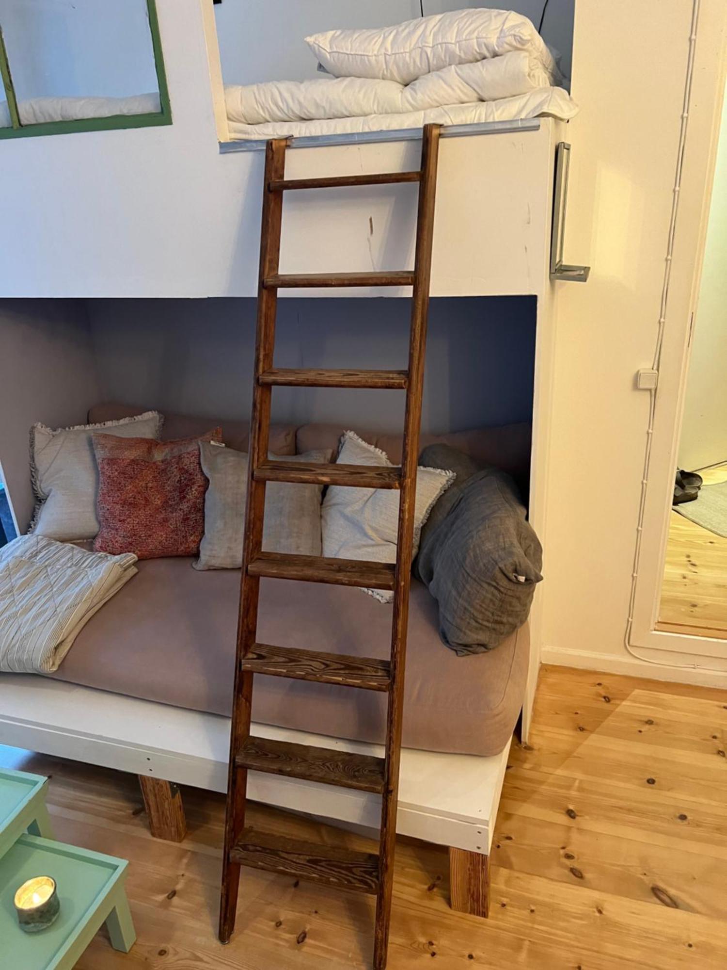 Spacious In Apartment *