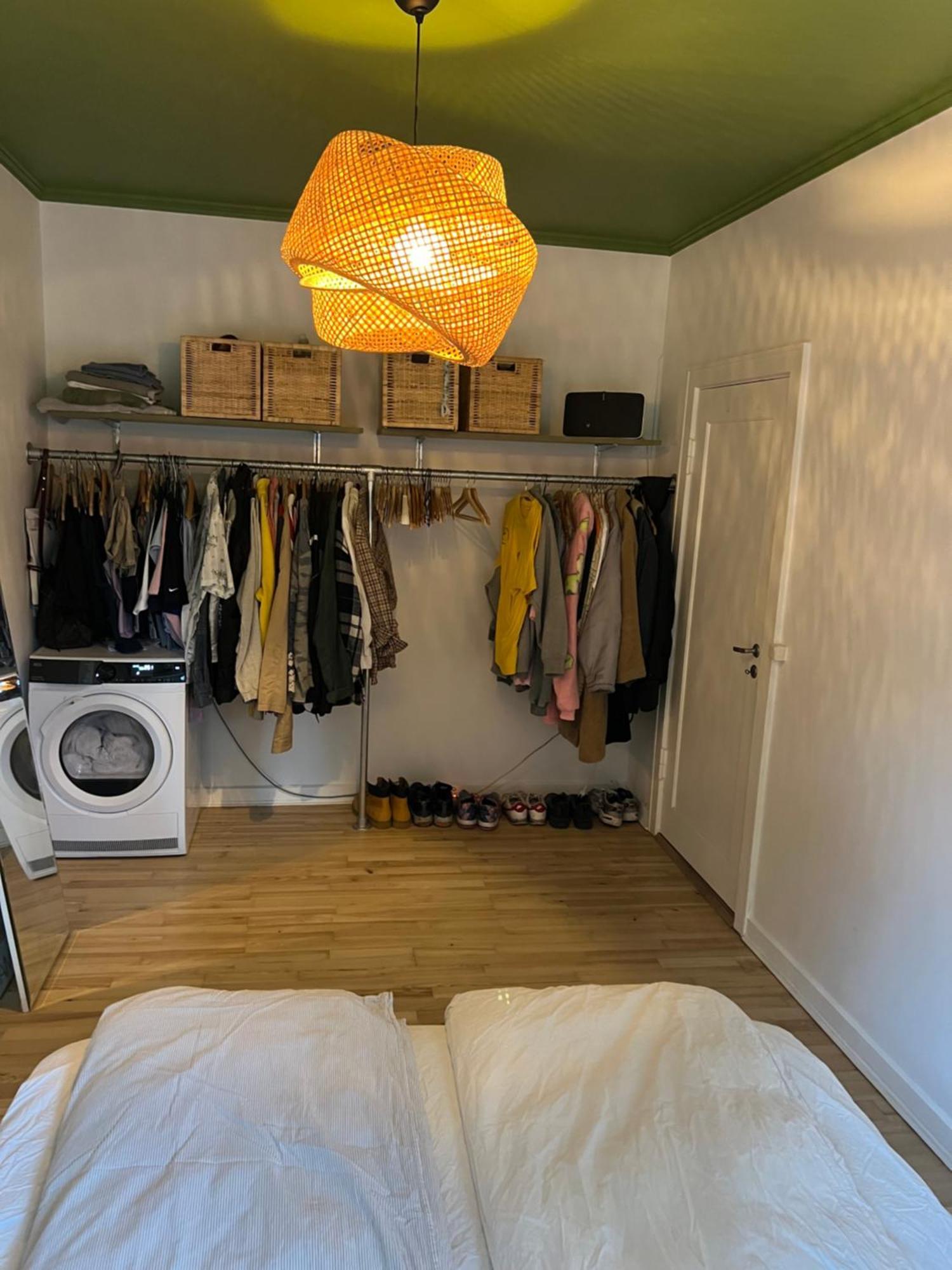 Spacious In Apartment *