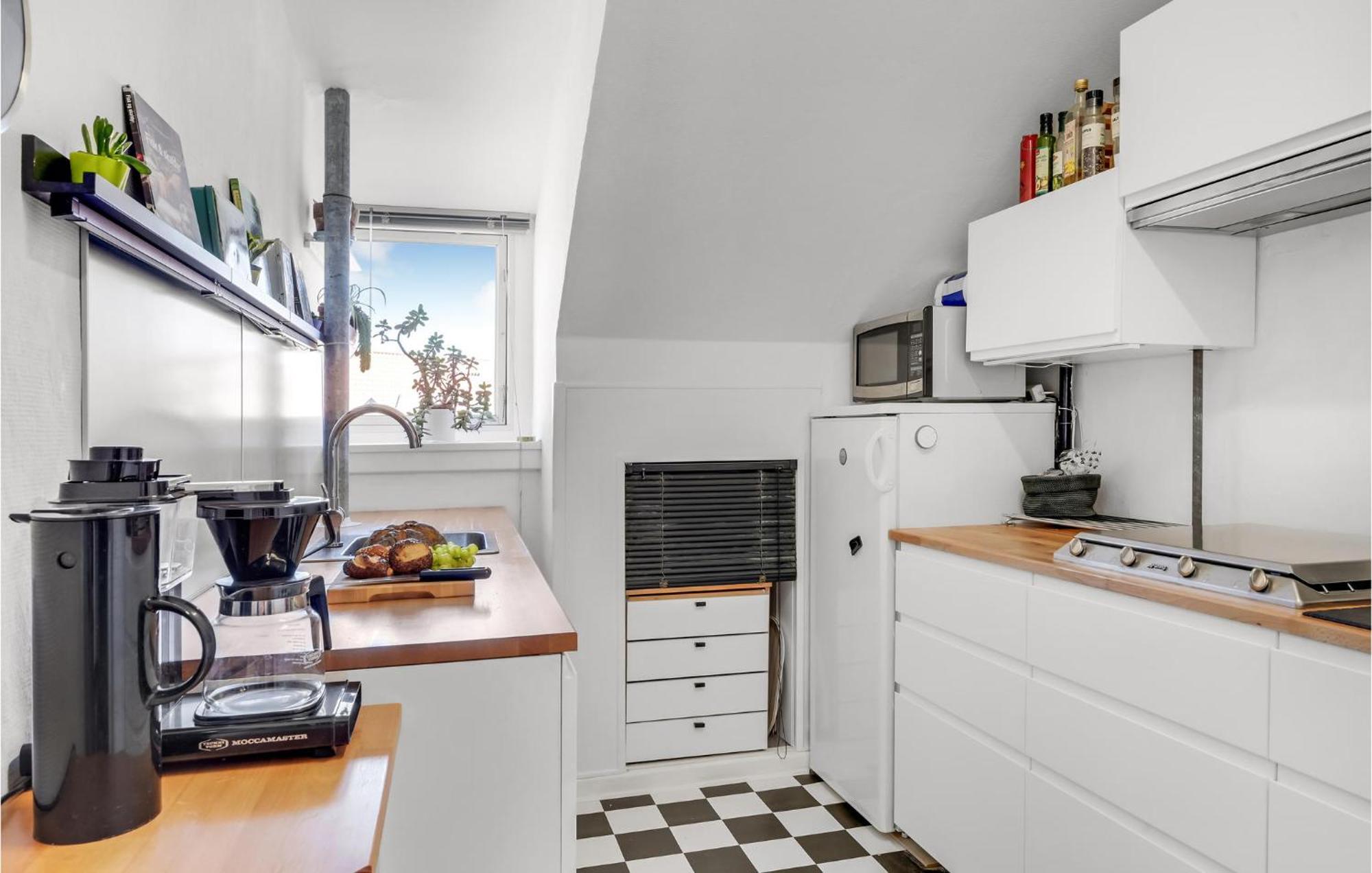 1 Bedroom Amazing In Kobenhavn Sv