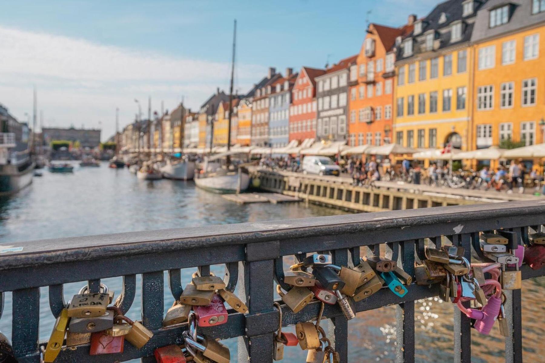 With Balcony, Free Parking & Elevator Huoneisto
