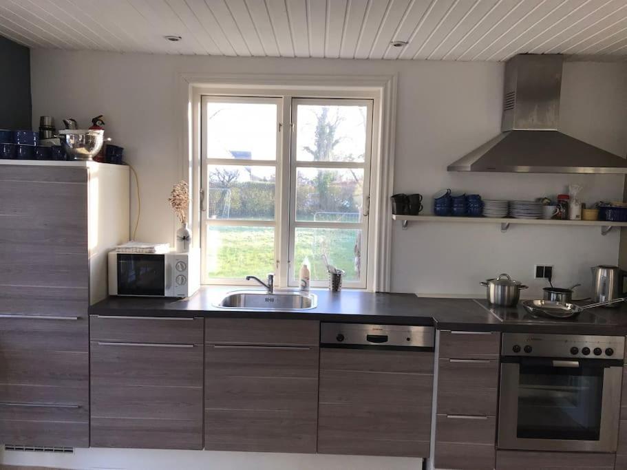 Modern 2 Bedroom Close To Airport And Town - Sleeps 8 * Kopenhagen